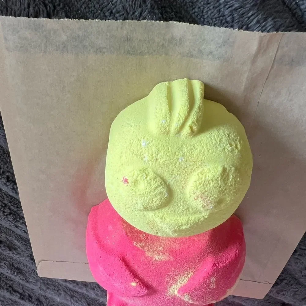 Lush Chirpy Chick 2 Piece Limited Edition Bath Bomb 7 oz